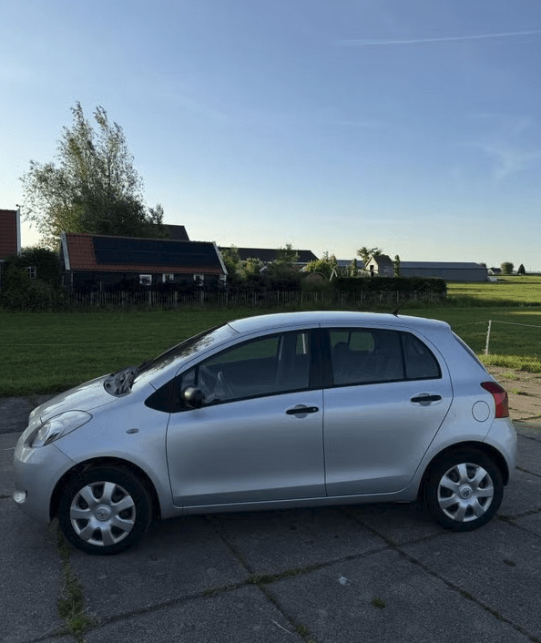 yaris01 Toyota Yaris 1.0 VVTi Sol (bj 2008)