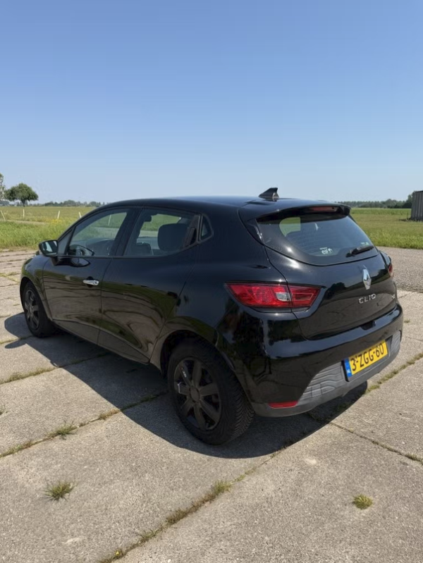 RC2 Renault Clio 1.5 dCi Expression (bj 2015)