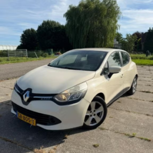 Renault Clio 1.5 dCi Expression (bj 2015, semi-automaat)