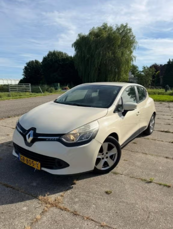 Renault Clio 1.5 dCi Expression (bj 2015, semi-automaat)