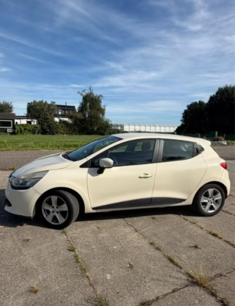 Renault Clio 1.5 dCi Expression (bj 2015, semi-automaat)