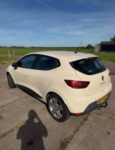 Renault Clio 1.5 dCi Expression (bj 2015, semi-automaat)