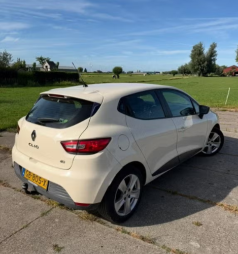 Renault Clio 1.5 dCi Expression (bj 2015, semi-automaat)