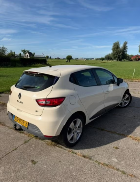 Renault Clio 1.5 dCi Expression (bj 2015, semi-automaat)