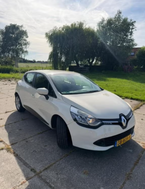 Renault Clio 1.5 dCi Expression (bj 2015, semi-automaat)